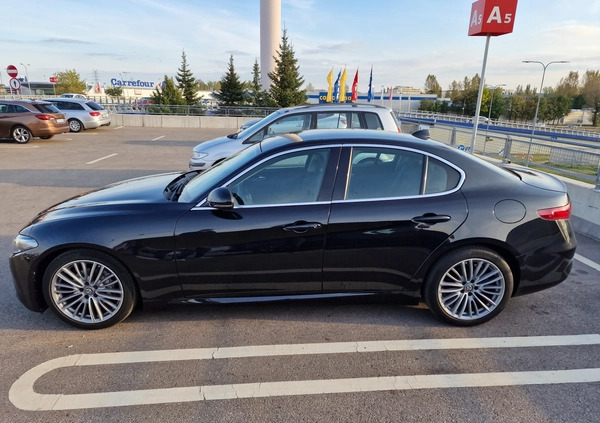 Alfa Romeo Giulia cena 68900 przebieg: 182000, rok produkcji 2016 z Katowice małe 67